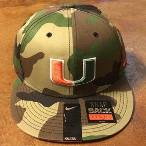 Nike snap back university of Miami